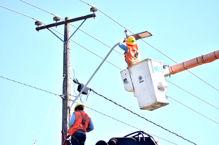 Continúa recambio de luminaria pública en la comuna de Romeral