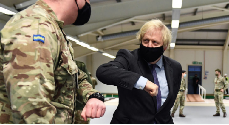 Boris Johnson visita Escocia en pleno auge independentista para pedir unidad frente a la pandemia