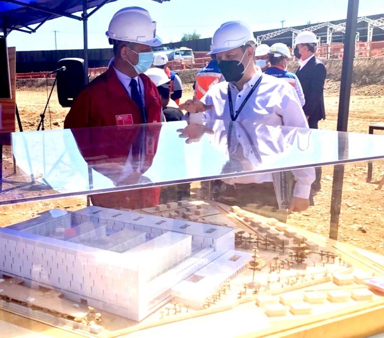 Construcción de Hospital de Linares tiene plazo: 1.460 días