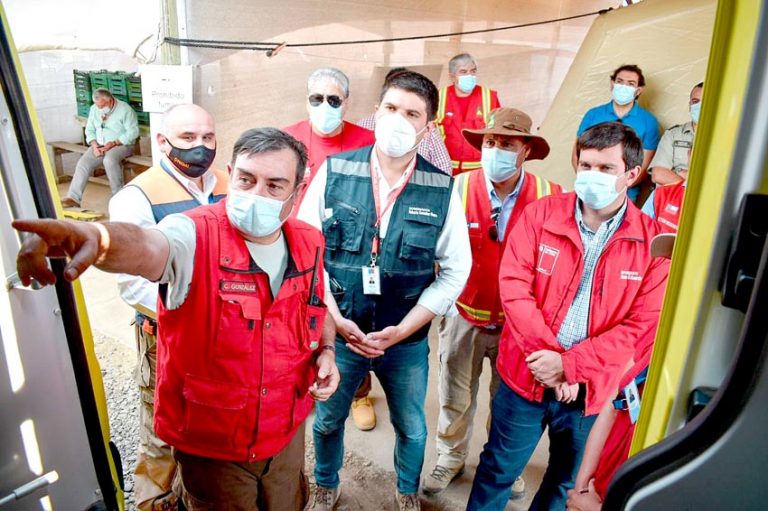 “Debemos aunar recursos y esfuerzos  para combatir el incendio forestal en Teno”