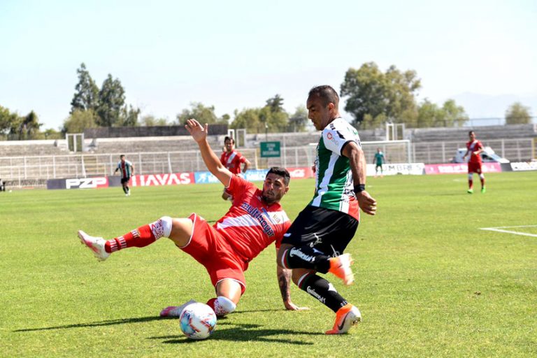 En guerra de goles sumaron una nueva derrota