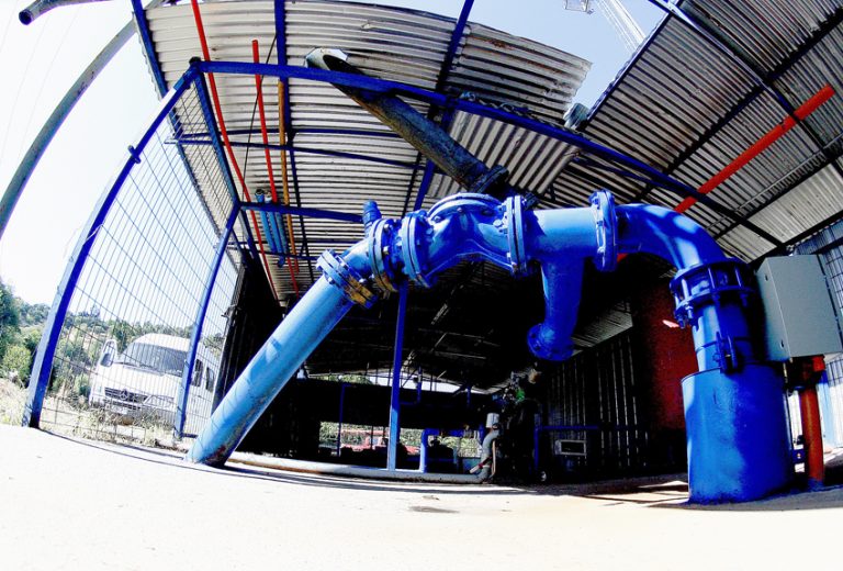 Con renovada bomba elevadora se retoma el riego en el Parque Cerro Carlos Condell