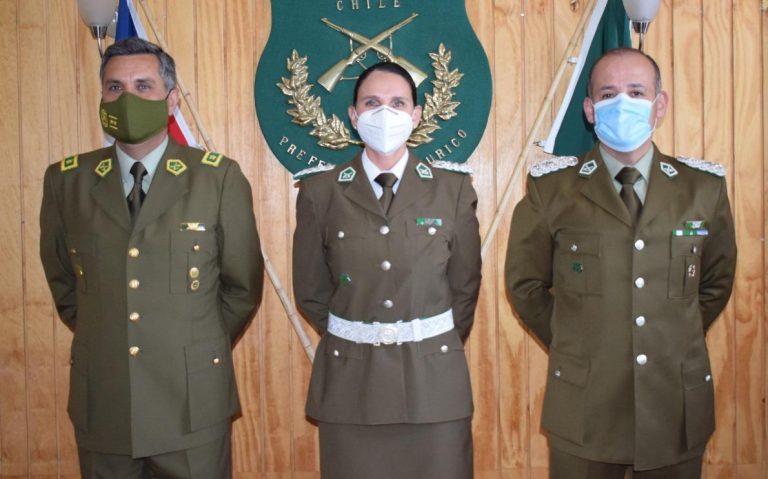 Una reducida, pero emotiva ceremonia de ascenso se realizó en Prefectura de Carabineros