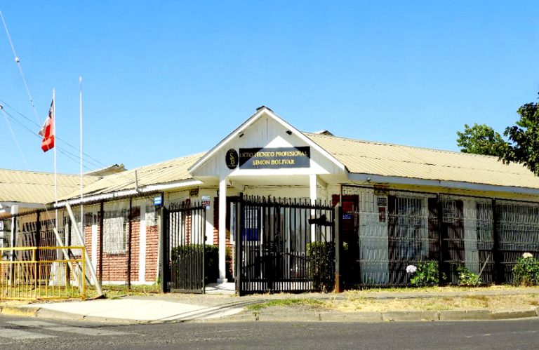 Sarmiento y su primer recinto educacional Bicentenario