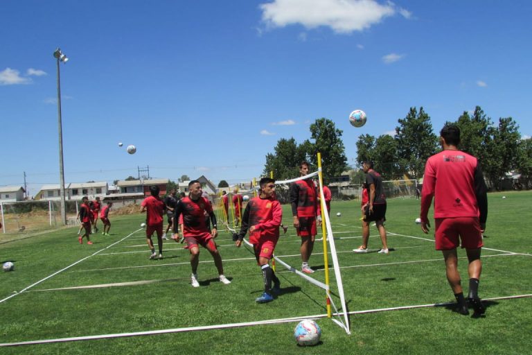 Rangers enfrenta esta noche a Puerto Montt con la obligación de asegurar final de liguilla