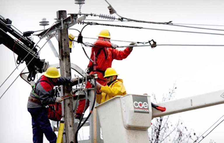 Alcaldes pedirán a Presidente Piñera quitar concesión a CGE