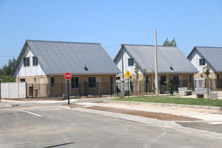 Minvu anuncia mil nuevas soluciones  habitacionales para familias maulinas