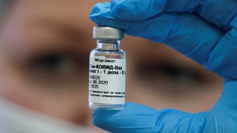 Profesores necesitarán acreditar su profesión para ser vacunados