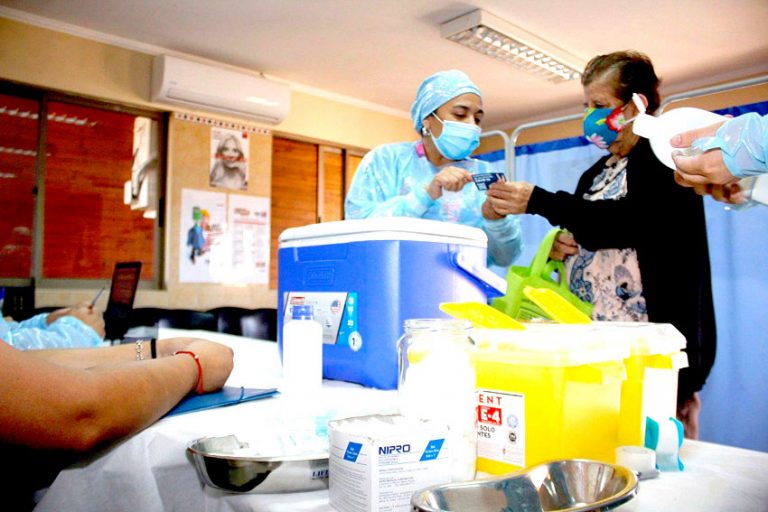 Ocho de cada 10 mayores de 65 años ya han sido vacunados en Rauco