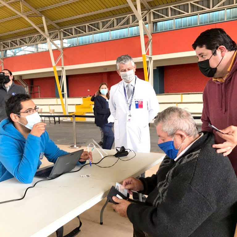 Director del SSM constató proceso de vacunación contra la Influenza