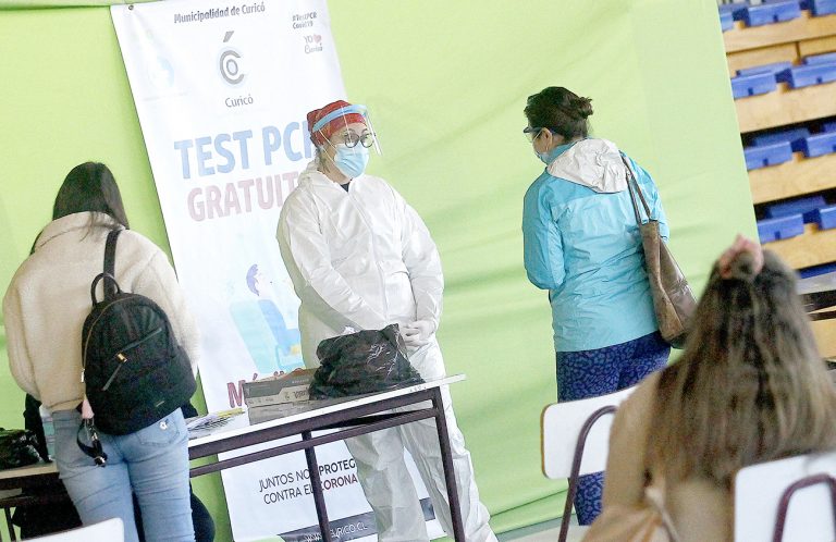 Covid-19: continúa testeo preventivo en  dependencias del Liceo Fernando Lazcano