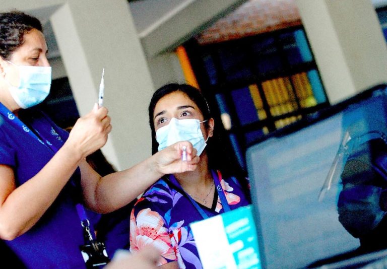 Baja entrega de dosis no permite una mayor inoculación en Curicó