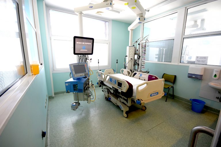 Hospital Regional de Talca aumenta capacidad de camas UCI para enfrentar demanda Covid-19