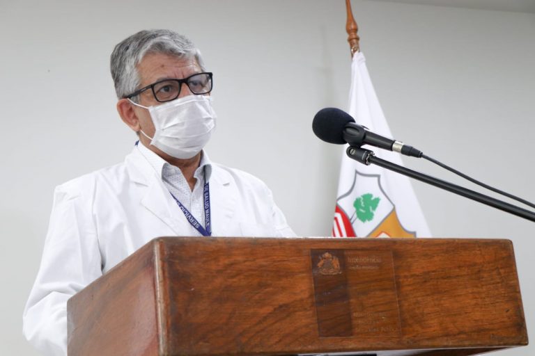 Hospital de Curicó debe seguir esperando laboratorio de análisis de muestras PCR