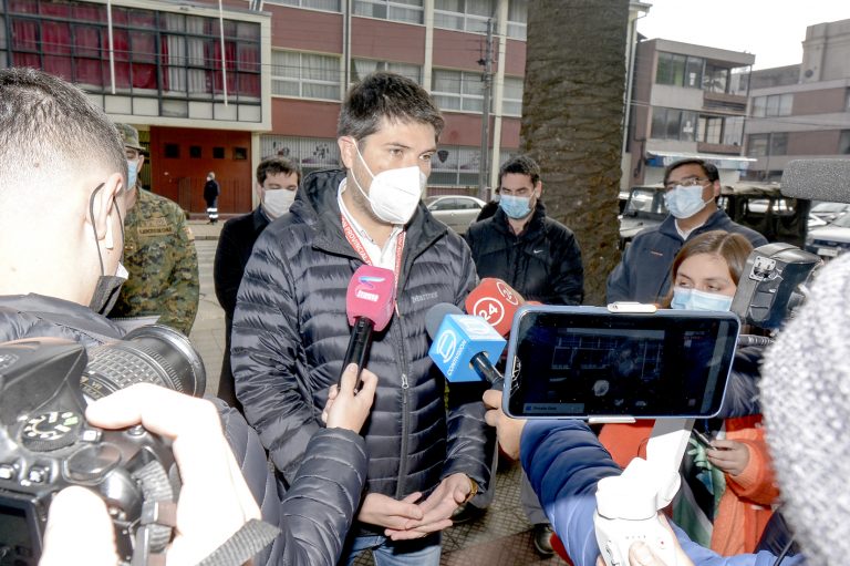 Gobernador constató en terreno normal desarrollo del proceso