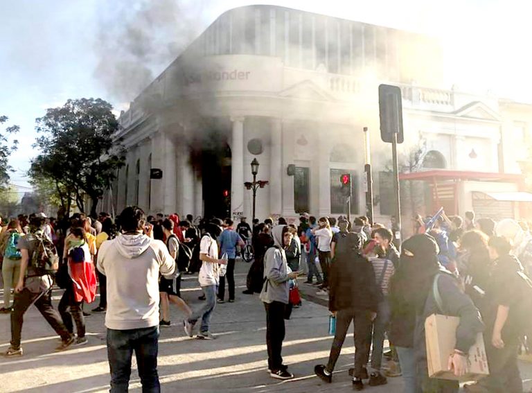 Tribunal condena a dos imputados por incendio y saqueos ocurridos en Talca