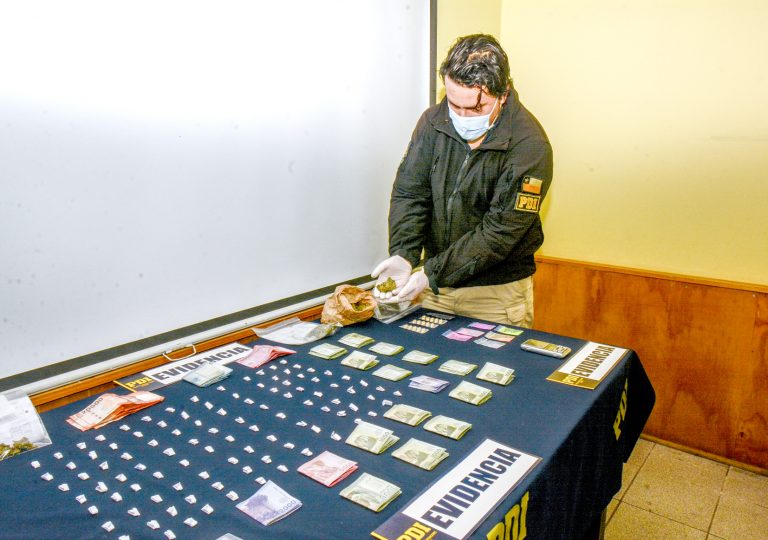 Desbaratan varios puntos de venta de drogas en población curicana
