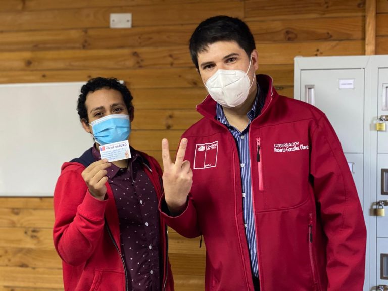 Gobernador de Curicó supervisó en terreno vacunación contra el Covid-19 en Felicur