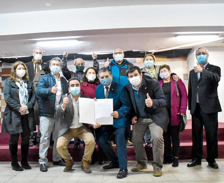 Autoridades entregan concesión a Unión Comunal de Juntas de Vecinos de Talca