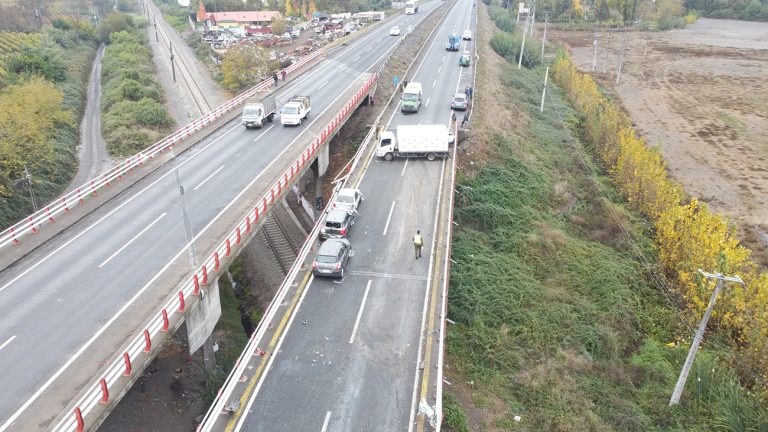 Un muerto y un herido dejó  Choque múltiple en Ruta 5 Sur