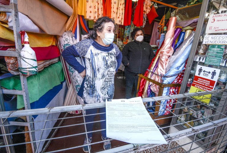 Comercio curicano cumplió su amenaza y abrió en Cuarentena