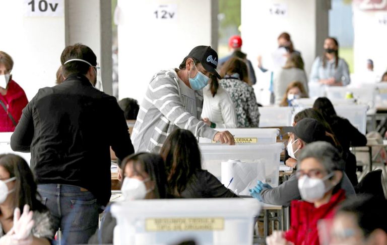 “Cambio constitucional o nueva Constitución no implica necesariamente un nuevo Chile de la noche a la mañana”