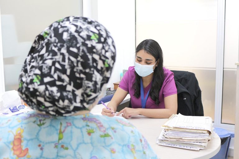 Funcionarios del hospital de Talca evidencian frustración por desacato comunitario a medidas contra el Coronavirus