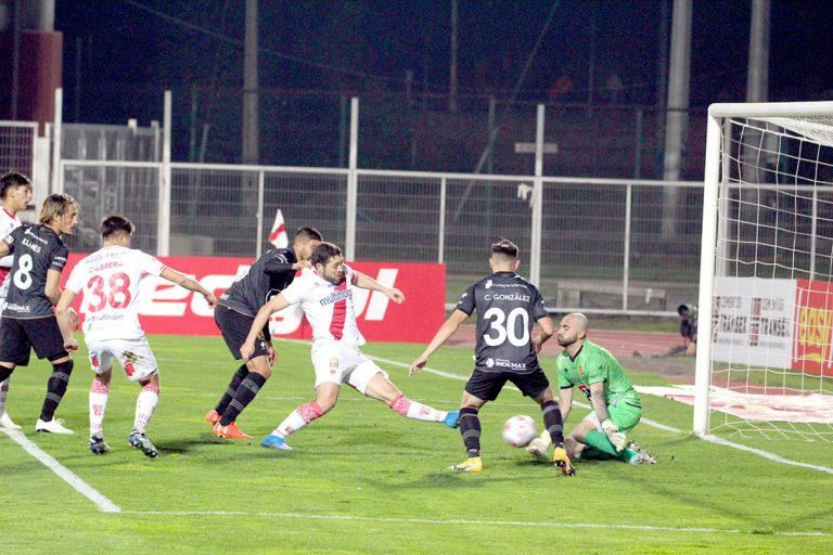 Esta noche solo uno celebrará en el clásico