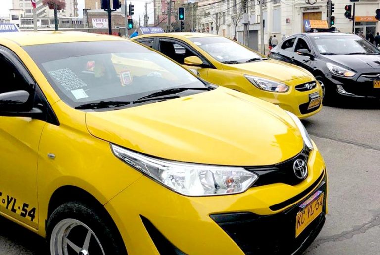 Extienden por un año vigencia de vehículos del transporte público