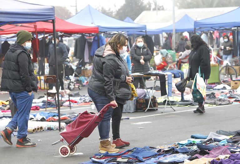 Positiva nueva jornada en la Feria de las Pulgas de Curicó