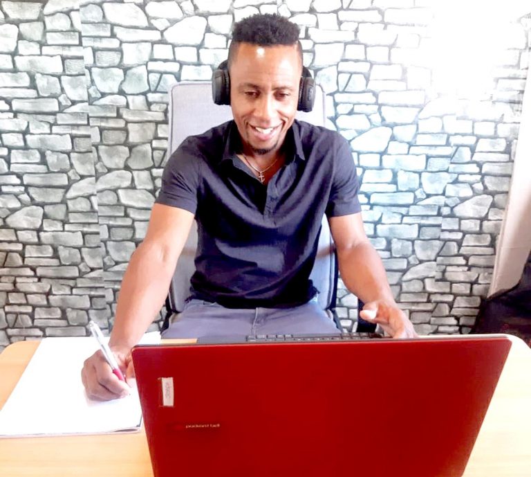 UCM ejecuta programa de español dirigido a personas migrantes en el país