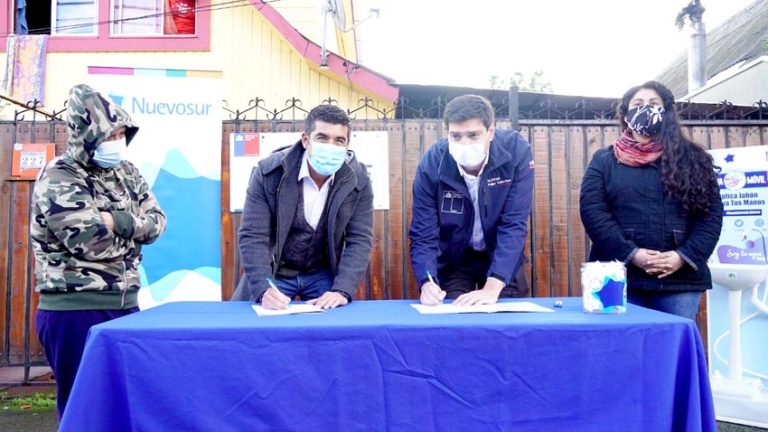 Desarrollo Social y Nuevosur firman convenio para subvencionar el agua potable de albergues