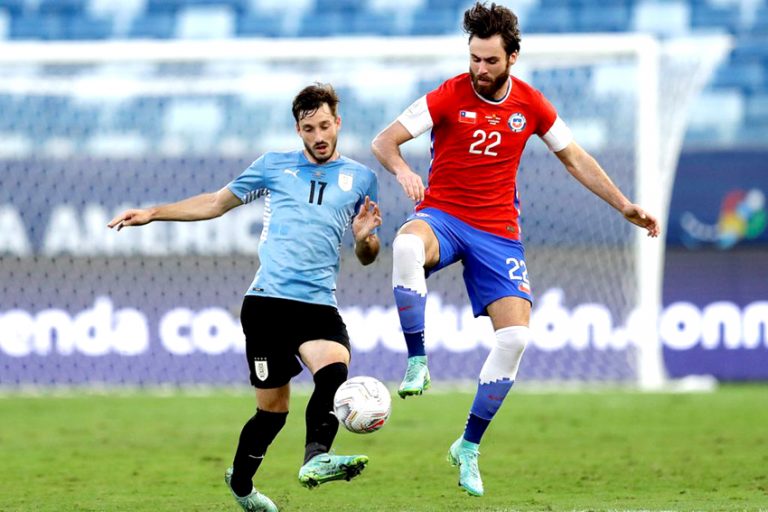 Parejo y entretenido empate animaron Chile y Uruguay