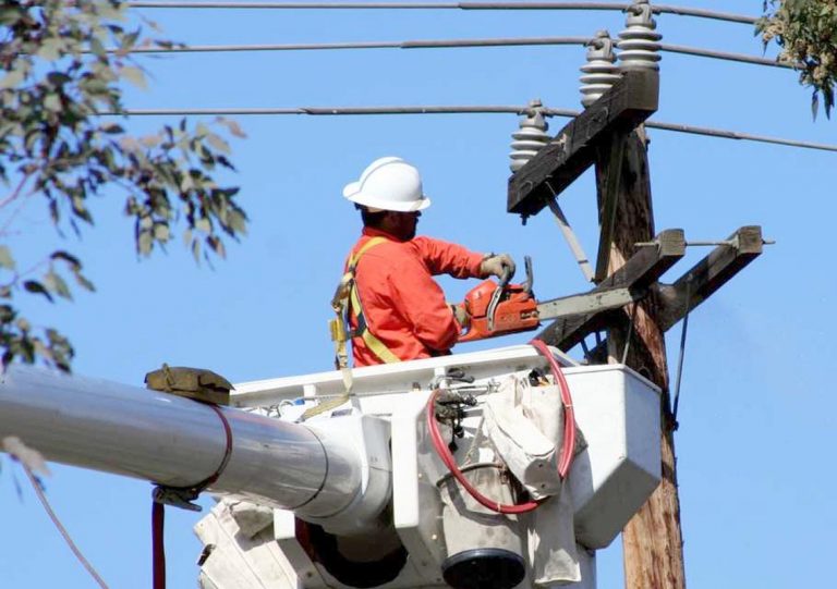 SEC Maule exige a CGE implementar medidas  para mejorar red eléctrica en Talca y Curicó
