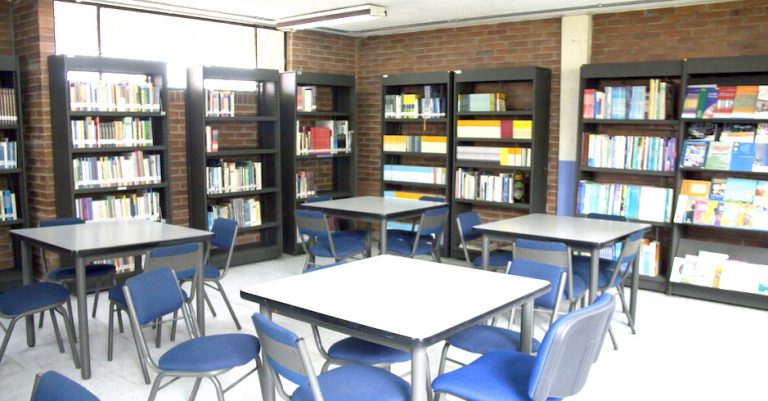 Invitan a colegios rurales a postular  proyecto que entrega mil bibliotecas