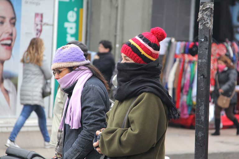 Entregan recomendaciones  para combatir el frío