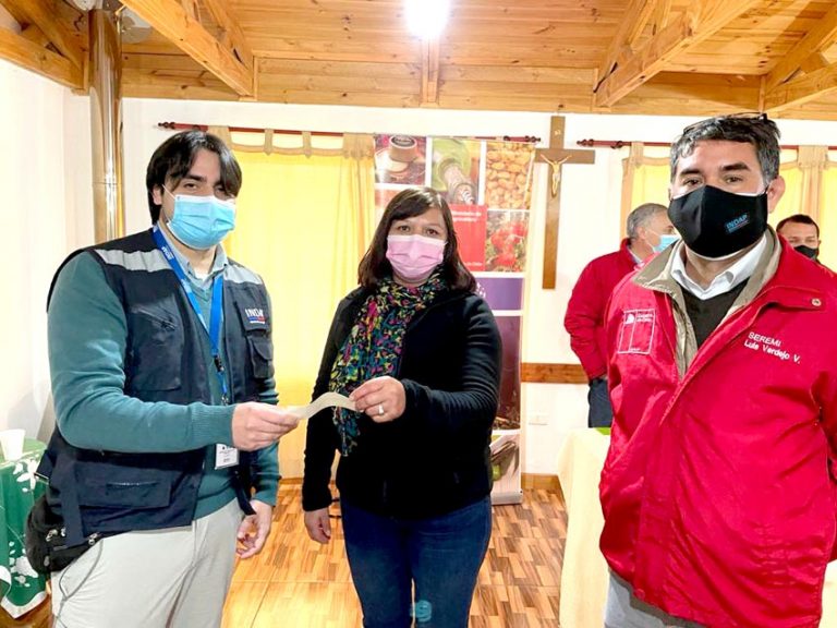 Productores reciben incentivos para obras menores de riego