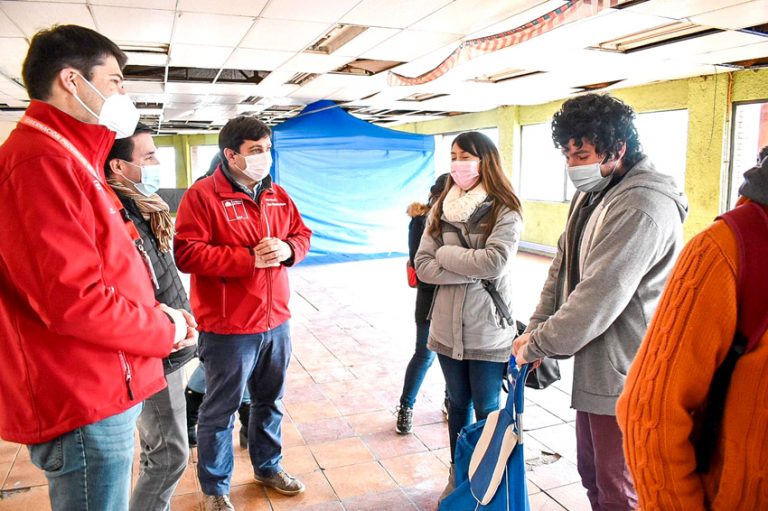 Realizan operativo test de antígenos en el terminal de buses de Curicó