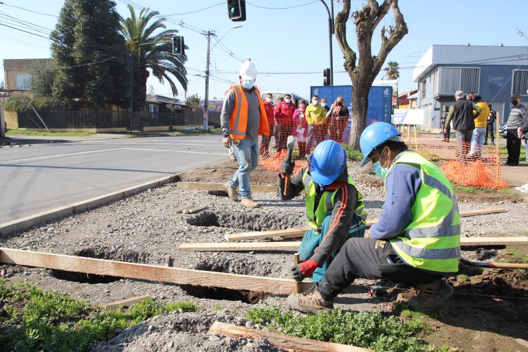 Sectores urbanos y rurales contarán  con modernos refugios peatonales