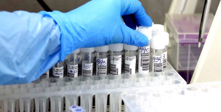 Hoy formalizan en San Javier a mujer contagiada con variante Delta Covid-19