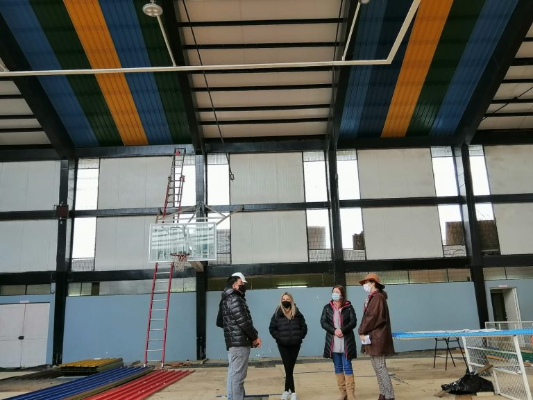 75% de avance presentan obras del Gimnasio Manuel Escárate