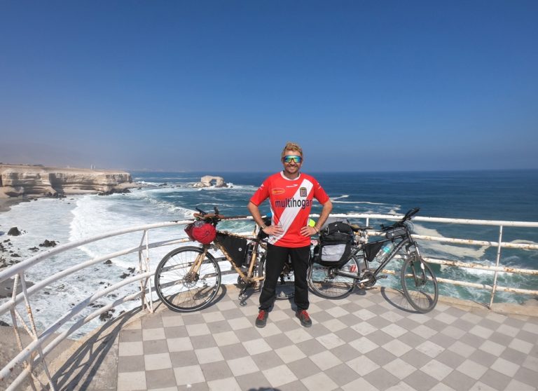 Jóvenes curicanos recorrieron en bicicleta la zona norte de Chile