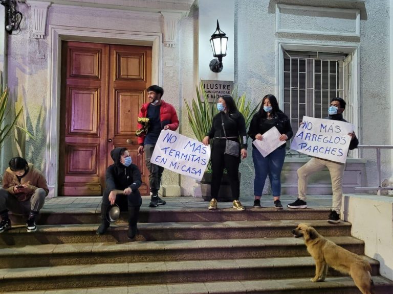 SAG tomó muestras de termitas en casas de villa San Alberto Hurtado