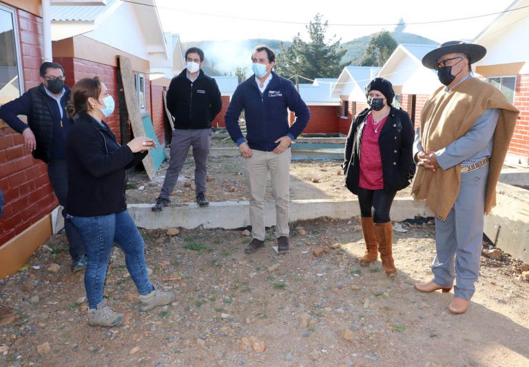 Vecinos de Empedrado y autoridades constatan avances de proyecto habitacional “Santa María”