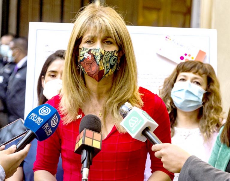 Senadora Rincón y dictamen de Contraloría por compra de cloro: “Es una vergüenza”