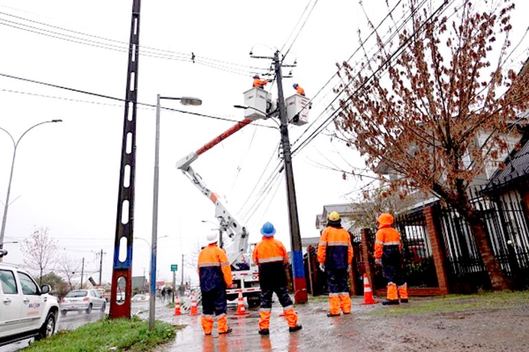 Temporal generó cortes de energía que afectaron a 64 mil hogares en el Maule