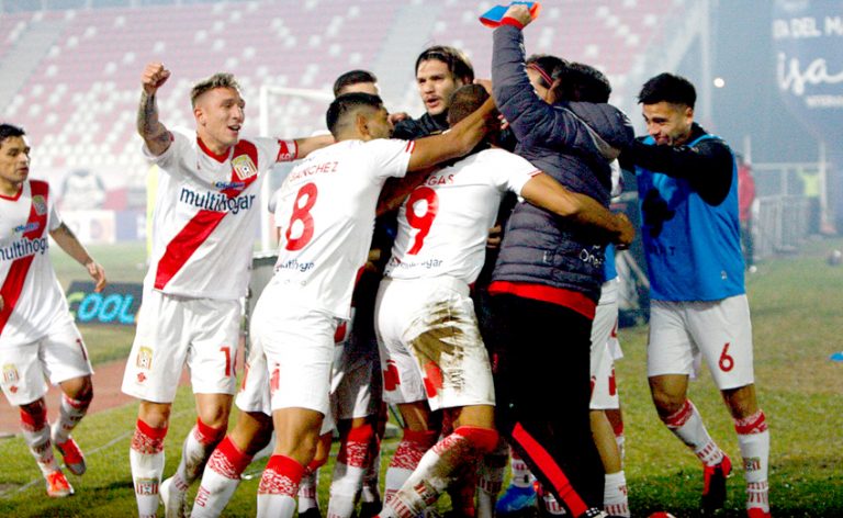 Curicó Unido a la cancha junto a sus hinchas