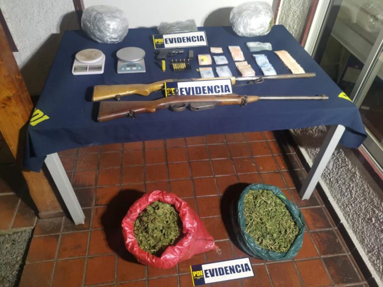 Detenidos tres sujetos por venta  de drogas en Teno y Romeral