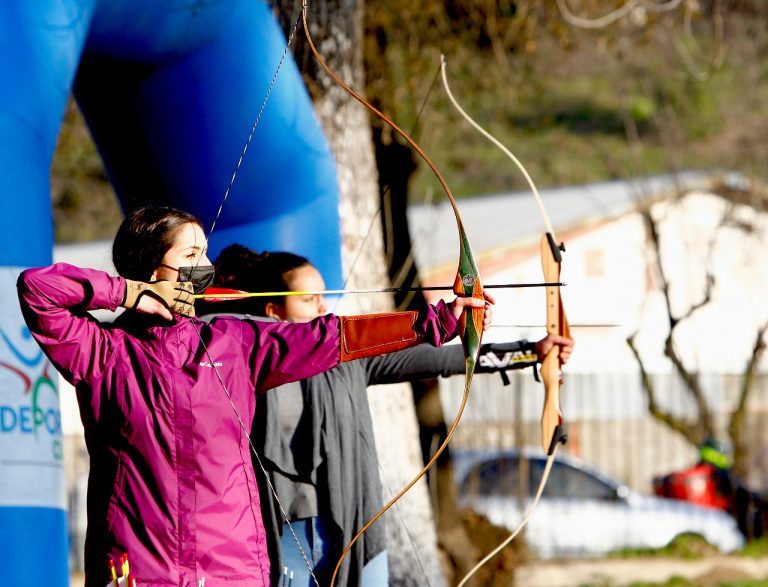El tiro con arco se tomó el área verde de la medialuna de Curicó