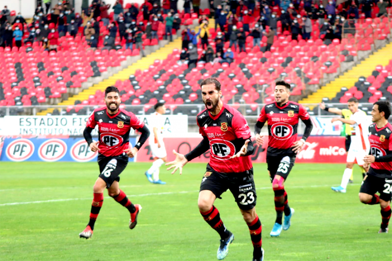 Regresó el público y Rangers respondió con contundente goleada 4-0 a Cobreloa